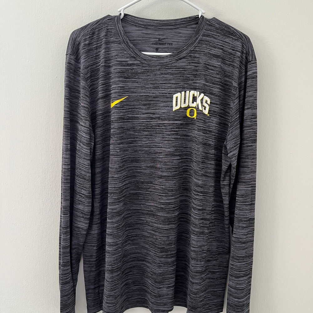 Nike Team Issued Oregon Men's Gray Long Sleeve Shirt